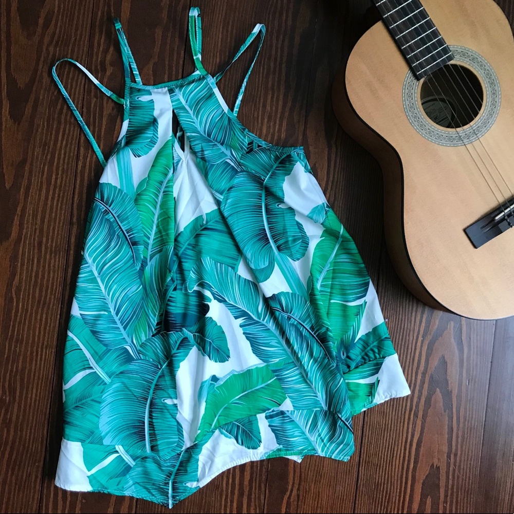 Green tropical leaf tank top